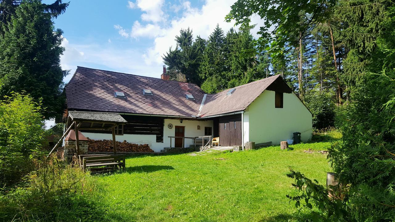 Malebna Chalupa U Javorniku Na Sumave Vacov Buitenkant foto