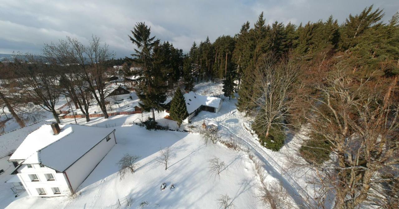 Malebna Chalupa U Javorniku Na Sumave Vacov Buitenkant foto